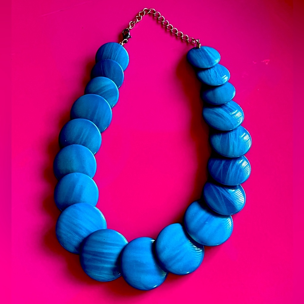 Modern Shell Necklace - Picture 4 of 12